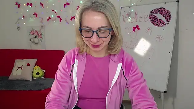 Snapshot of VasilisaSii chatting on May 3, 11:05 am VasilisaSii online show from May 3, 11:05 am