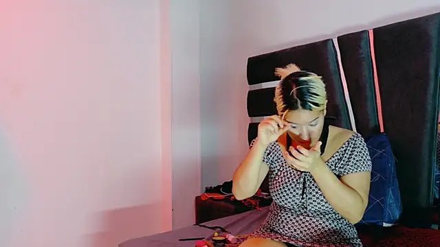 AliceandMax online show from April 13, 2:00 pm