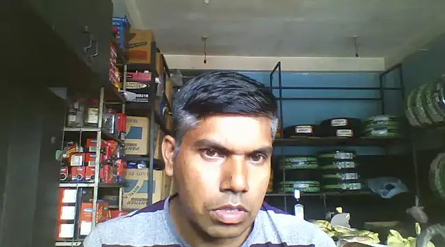 Snapshot of roundbunny chatting on December 4, 6:55 am roundbunny online show from December 4, 6:55 am