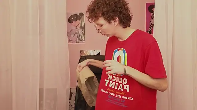 Snapshot of TommieH chatting on February 7, 11:45 am TommieH online show from February 7, 11:45 am