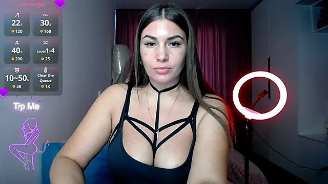 LinaSparks online show from March 10, 1:49 pm