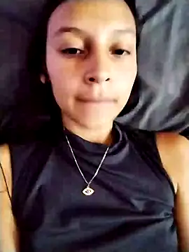 Snapshot of emma_ambar chatting on January 10, 1:32 am emma ambar online show from January 10, 1:32 am
