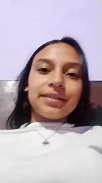 Snapshot of emma_ambar chatting on January 14, 12:43 am emma ambar online show from January 14, 12:43 am