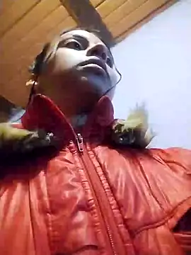 Snapshot of emma_ambar chatting on January 29, 12:01 am emma ambar online show from January 29, 12:01 am