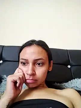 Snapshot of emma_ambar chatting on October 8, 5:10 pm emma ambar online show from October 8, 5:10 pm