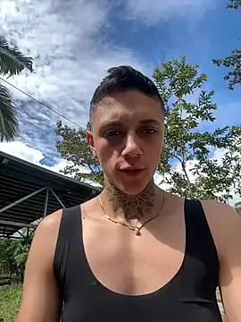 Snapshot of _PhillipBrown chatting on December 15, 6:48 pm PhillipBrown online show from December 15, 6:48 pm