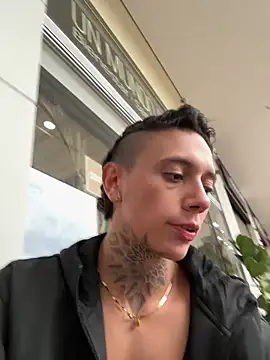 Snapshot of _PhillipBrown chatting on January 25, 12:16 pm PhillipBrown online show from January 25, 12:16 pm