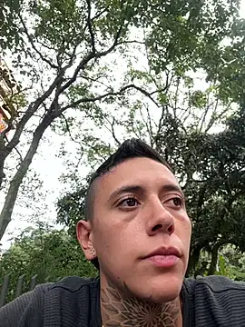 Snapshot of _PhillipBrown chatting on February 13, 8:55 pm PhillipBrown online show from February 13, 8:55 pm