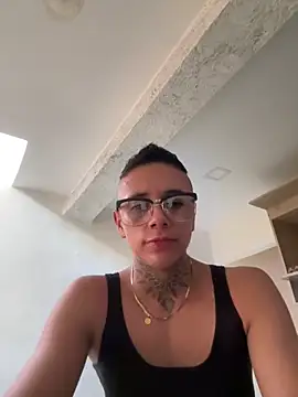 Snapshot of _PhillipBrown chatting on March 9, 8:42 pm PhillipBrown online show from March 9, 8:42 pm