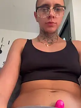 Snapshot of _PhillipBrown chatting on March 15, 6:43 pm PhillipBrown online show from March 15, 6:43 pm