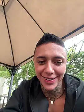 Snapshot of _PhillipBrown chatting on March 18, 9:10 pm PhillipBrown online show from March 18, 9:10 pm