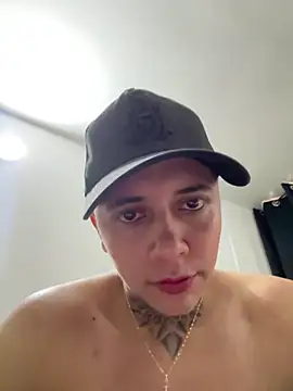 Snapshot of _PhillipBrown chatting on February 18, 12:23 pm PhillipBrown online show from February 18, 12:23 pm