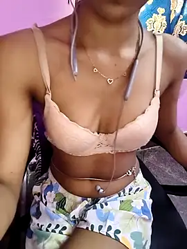 Snapshot of Miakhalifatamil chatting on March 16, 5:44 am Miakhalifatamil online show from March 16, 5:44 am