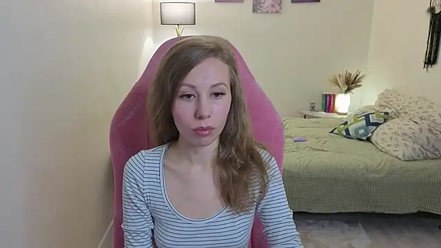 Snapshot of Lill_Mary chatting on November 6, 3:07 am Lill Mary online show from November 6, 3:07 am