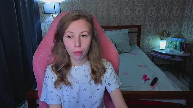 Snapshot of Lill_Mary chatting on December 14, 2:50 am Lill Mary online show from December 14, 2:50 am