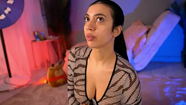 BetsyGonzale online show from February 6, 5:12 am