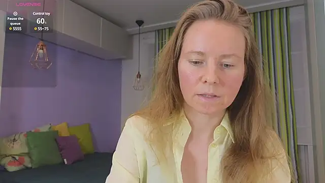 Snapshot of JanePearl chatting on December 13, 10:13 pm JanePearl online show from December 13, 10:13 pm