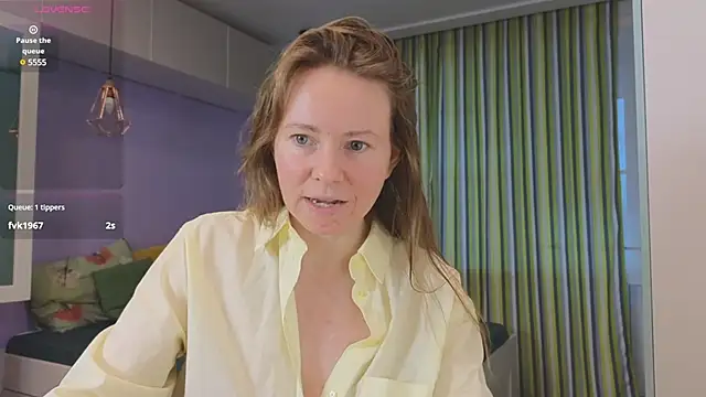 Snapshot of JanePearl chatting on December 20, 9:32 am JanePearl online show from December 20, 9:32 am