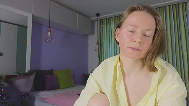 Snapshot of JanePearl chatting on January 10, 9:55 am JanePearl online show from January 10, 9:55 am