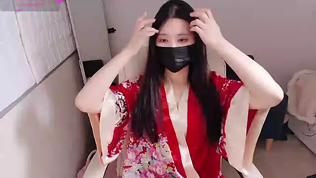 Snapshot of who_Lilly chatting on September 18, 12:07 pm who Lilly online show from September 18, 12:07 pm