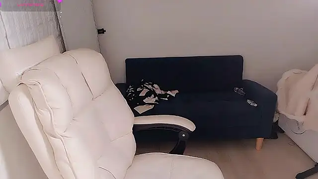 Snapshot of who_Lilly chatting on September 21, 6:04 am who Lilly online show from September 21, 6:04 am