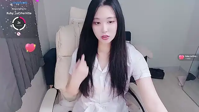 who Lilly online show from December 5, 12:03 pm