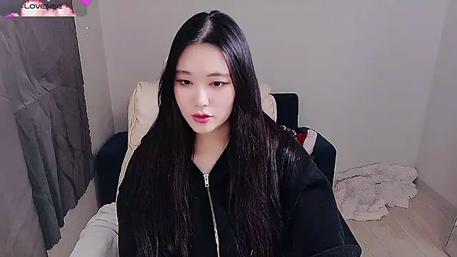 who Lilly online show from December 16, 12:10 pm