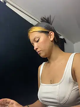 baby lizy online show from March 22, 11:31 pm