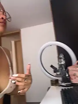 baby lizy online show from September 27, 5:29 pm