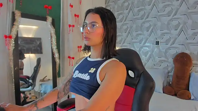 Sophiee Hill online show from April 30, 4:08 am