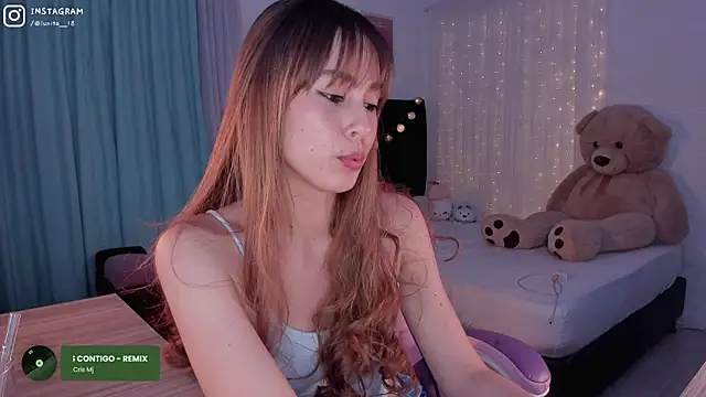 Snapshot of alice_guerin_ chatting on February 8, 6:43 am alice guerin  online show from February 8, 6:43 am