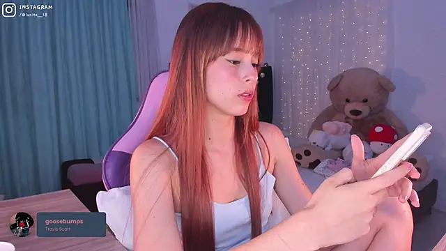 Snapshot of alice_guerin_ chatting on March 16, 2:32 am alice guerin  online show from March 16, 2:32 am