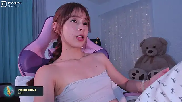 Snapshot of alice_guerin_ chatting on March 23, 7:42 am alice guerin  online show from March 23, 7:42 am