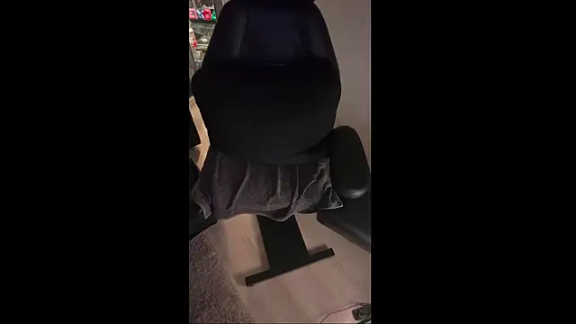 Snapshot of LuggiJack chatting on January 10, 4:54 am LuggiJack online show from January 10, 4:54 am