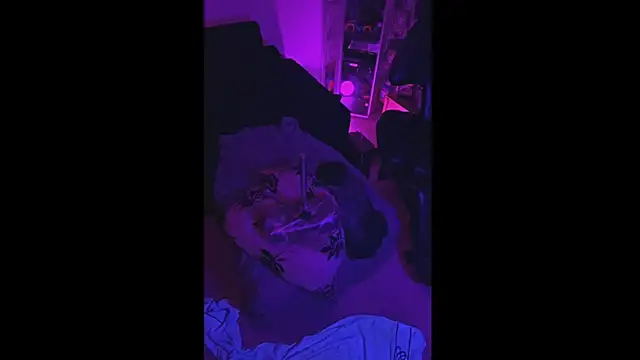 Snapshot of LuggiJack chatting on September 18, 11:12 am LuggiJack online show from September 18, 11:12 am