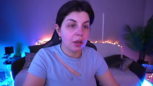 MirandaWong online show from March 18, 5:54 am