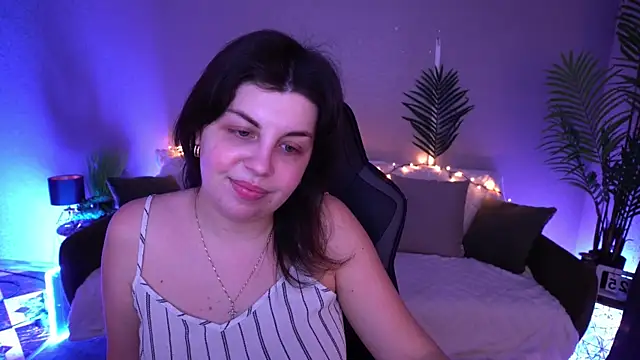 MirandaWong online show from March 25, 5:57 am