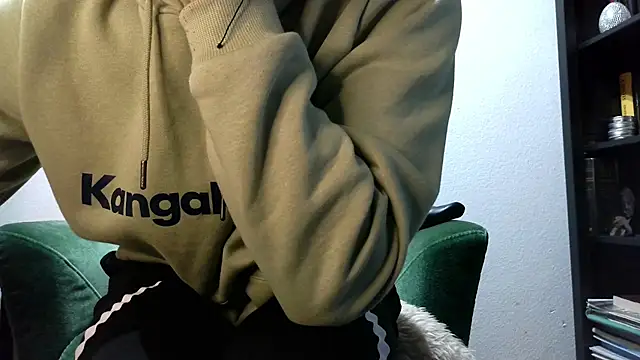 Snapshot of calioppe01 chatting on February 11, 10:31 am calioppe01 online show from February 11, 10:31 am