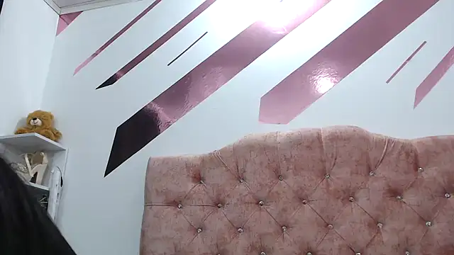 Kitten Hot  online show from September 11, 11:16 pm