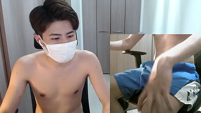 Snapshot of ryota_kkk chatting on October 10, 12:37 pm ryota kkk online show from October 10, 12:37 pm