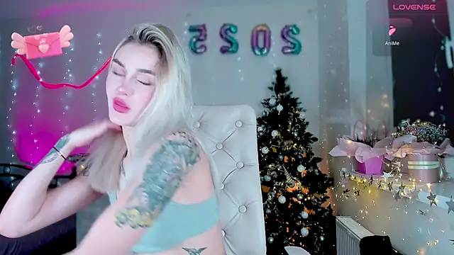 Snapshot of _Ravenaa chatting on December 29, 5:01 pm  Ravenaa online show from December 29, 5:01 pm