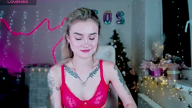 Snapshot of _Ravenaa chatting on January 6, 4:44 pm  Ravenaa online show from January 6, 4:44 pm