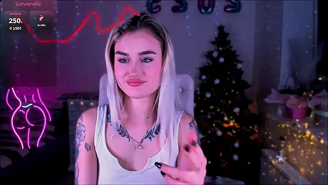 Snapshot of _Ravenaa chatting on January 10, 11:33 am  Ravenaa online show from January 10, 11:33 am