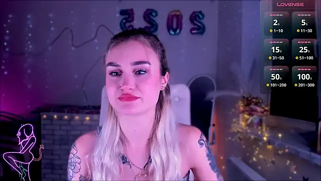 Snapshot of _Ravenaa chatting on January 20, 2:03 pm  Ravenaa online show from January 20, 2:03 pm