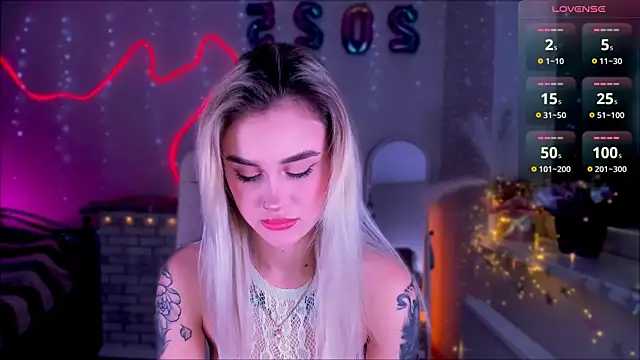 Snapshot of _Ravenaa chatting on January 24, 10:43 am  Ravenaa online show from January 24, 10:43 am