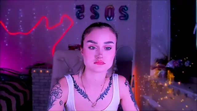 Snapshot of _Ravenaa chatting on January 28, 1:49 pm  Ravenaa online show from January 28, 1:49 pm