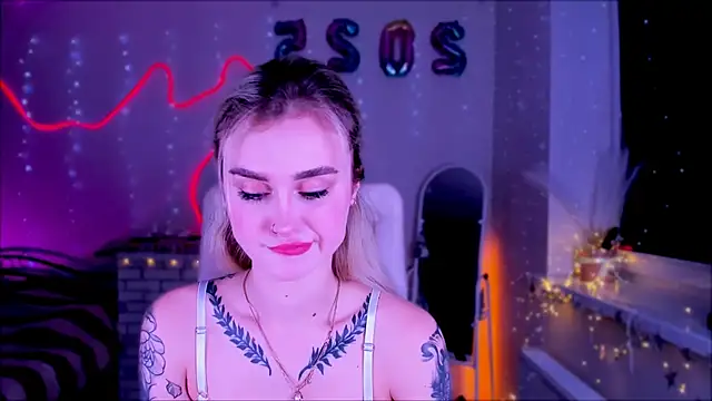 Snapshot of _Ravenaa chatting on February 6, 2:48 pm  Ravenaa online show from February 6, 2:48 pm