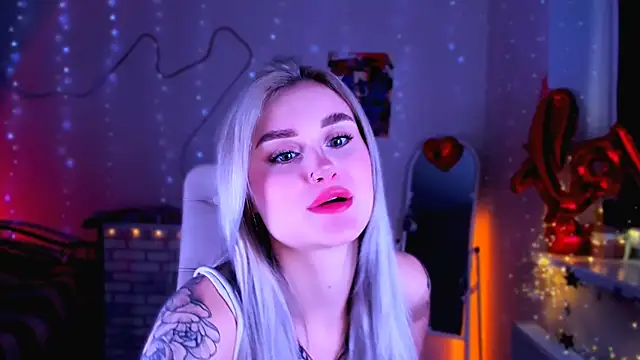 Snapshot of _Ravenaa chatting on March 5, 12:22 pm  Ravenaa online show from March 5, 12:22 pm