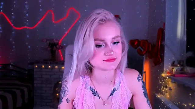 Snapshot of _Ravenaa chatting on March 13, 12:35 pm  Ravenaa online show from March 13, 12:35 pm