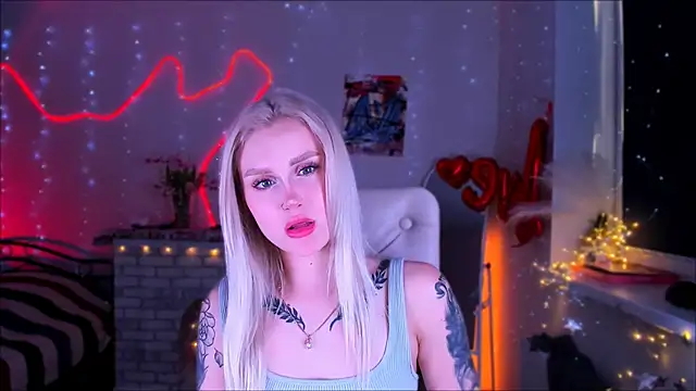 Snapshot of _Ravenaa chatting on March 15, 2:23 pm  Ravenaa online show from March 15, 2:23 pm